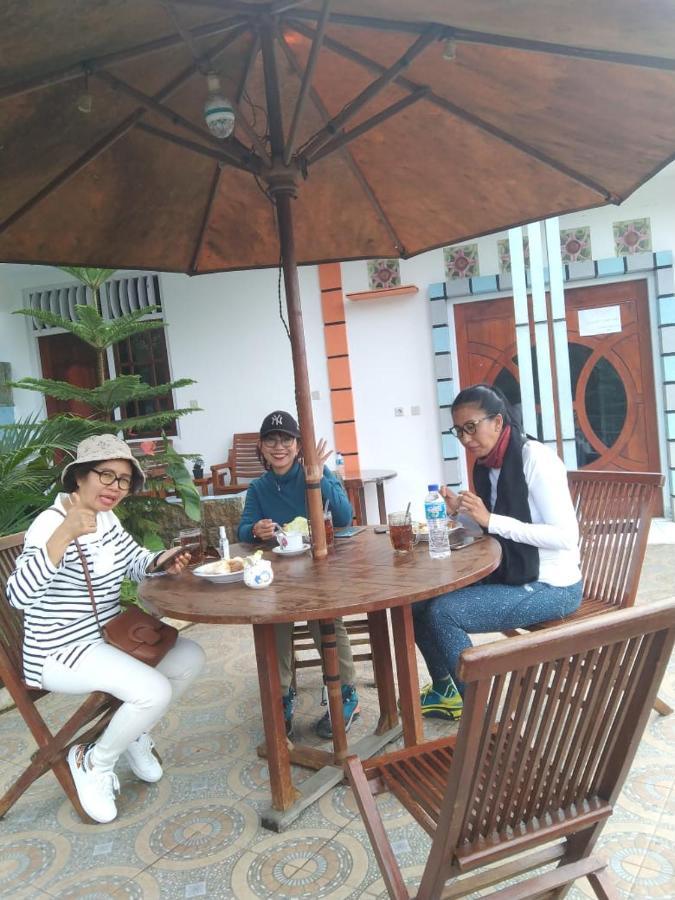 Bintang Bungalow Tour & Travel Kelimutu Luaran gambar